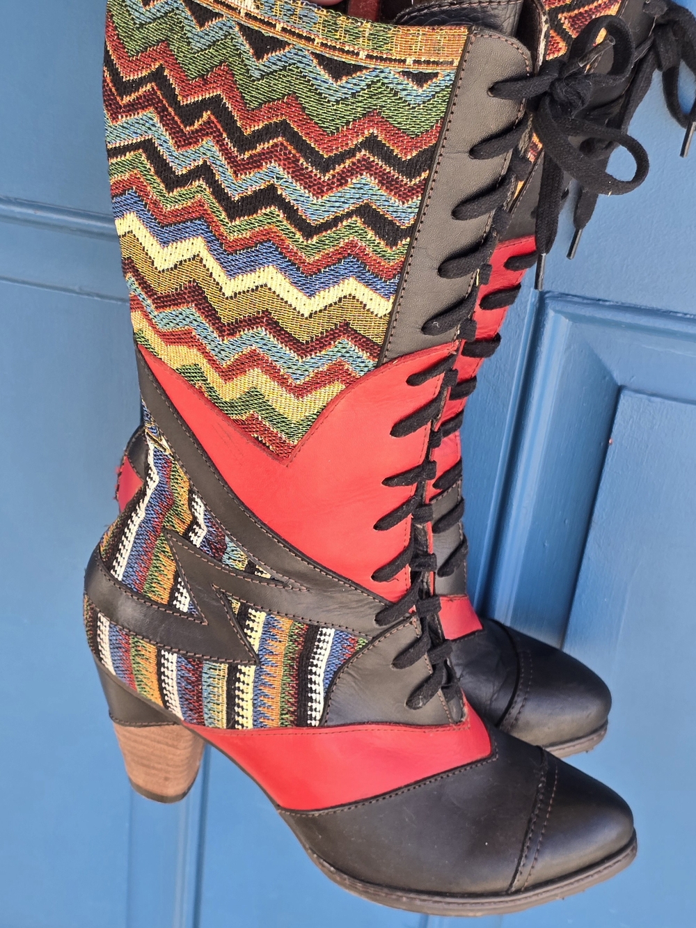 L'Artiste by Spring Step Malag Boots Black Red Multi Chevron Lace Up Zip Sz 38